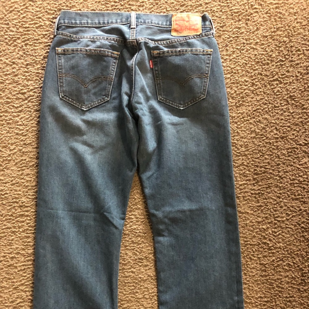Gently used Levi Relaxed 559 Jeans - Picture 2 of 4